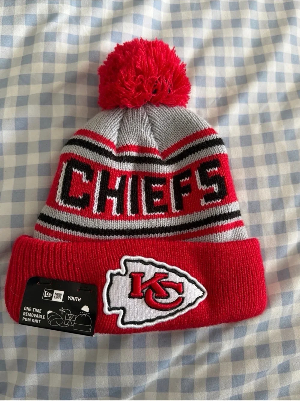 NFL X New Era Kansas City Chiefs Youth Beanie with Removable Pom. NWT!